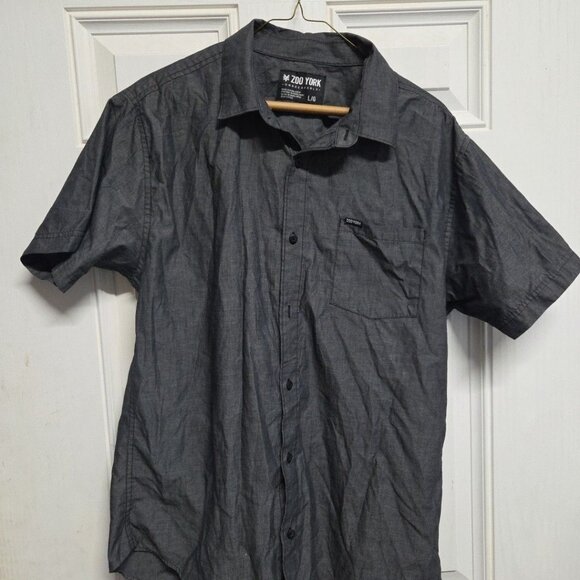 Zoo York Grey Button Up Shirt Size Large Mens Short Sleeve Missing Button C1 - Picture 1 of 7